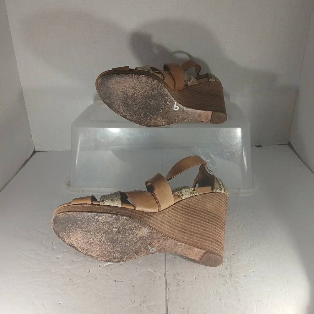 Cole Haan Wedge Sandals 8B Tan Snakeskin Strappy Leather D37883 Boho Chic